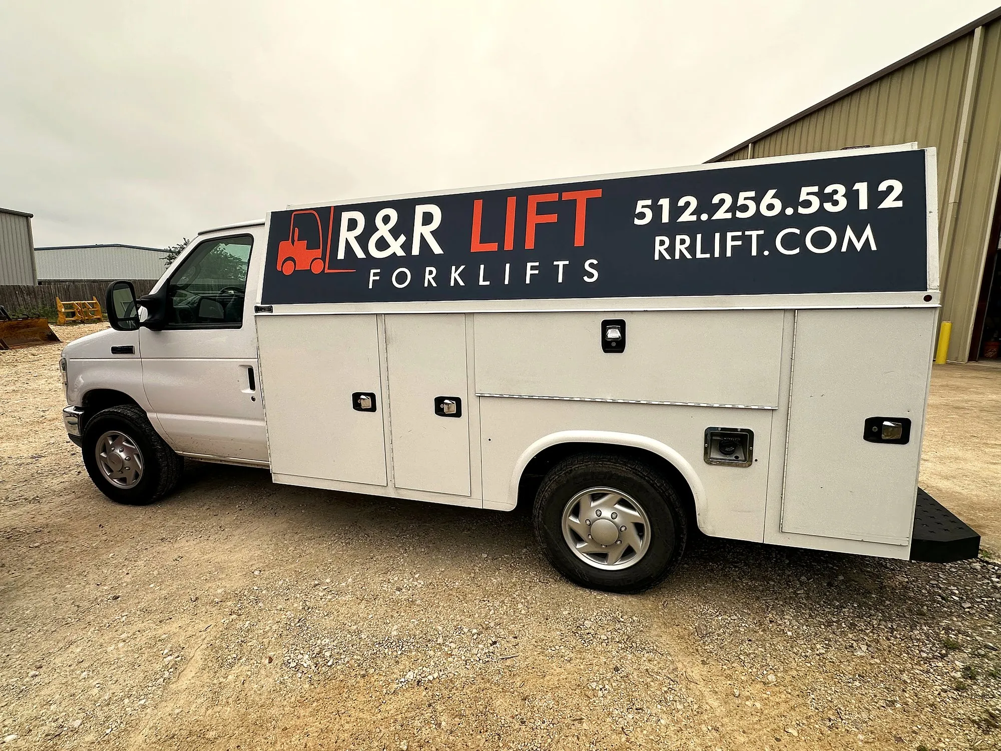 R&R Lift service truck