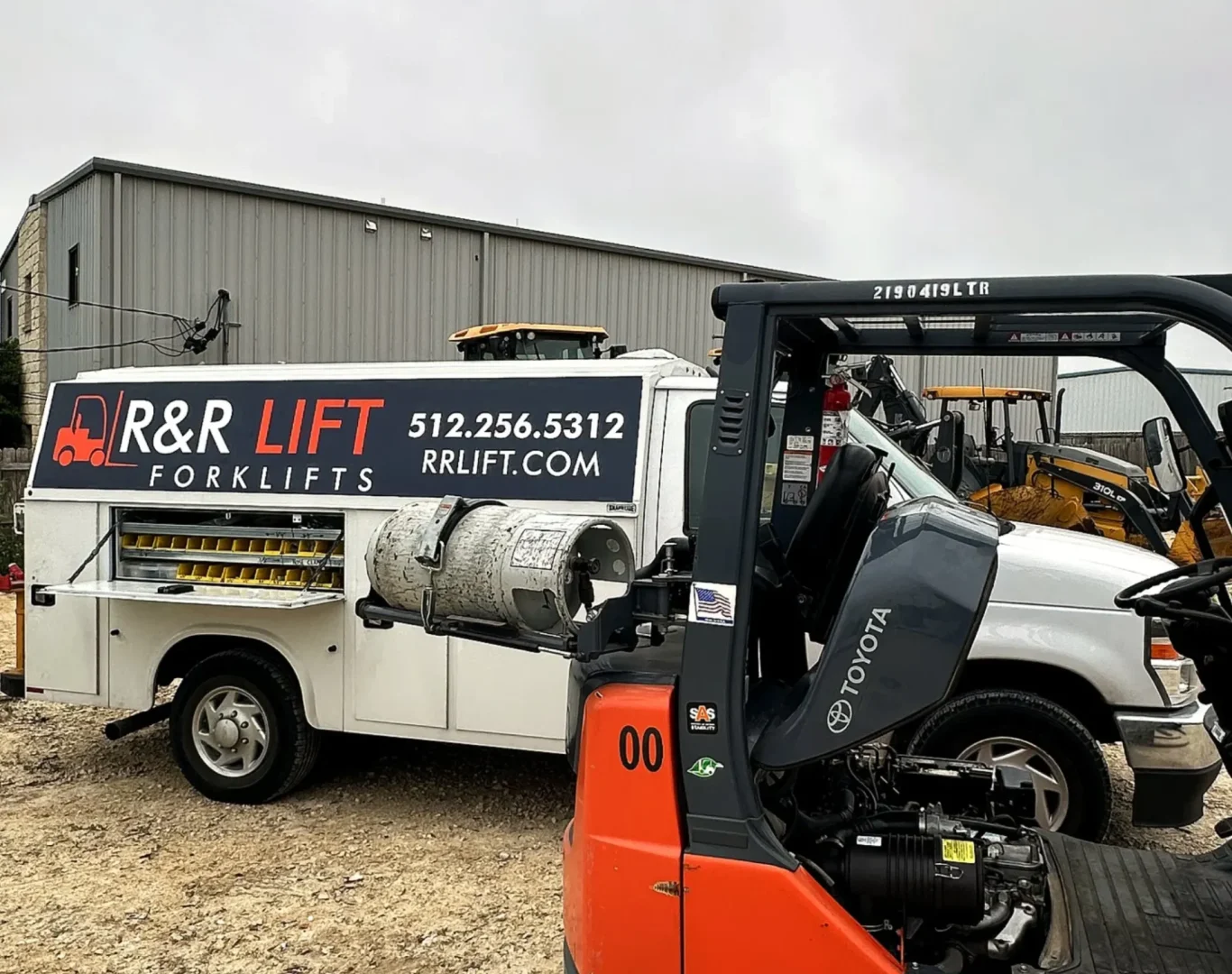 R&R Lift top5-forklift-service-truck-a